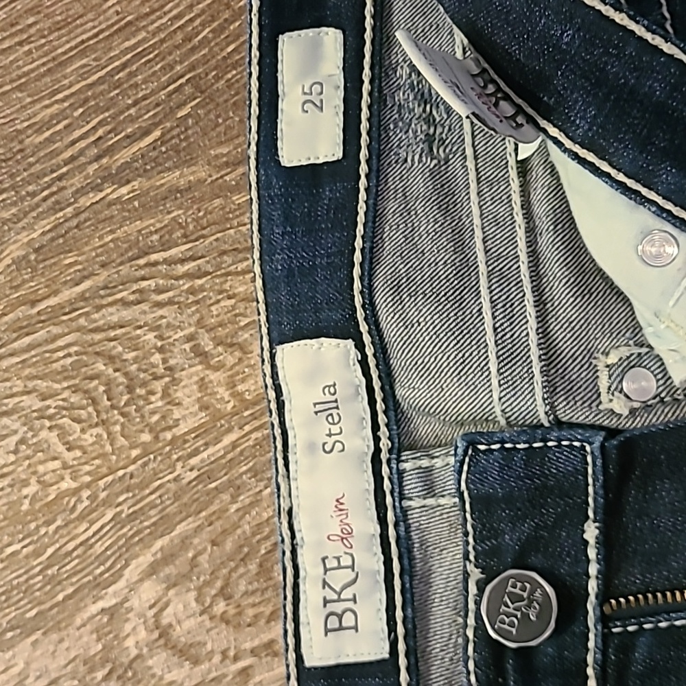 BKE Stella shorts size 25 - Picture 2 of 3
